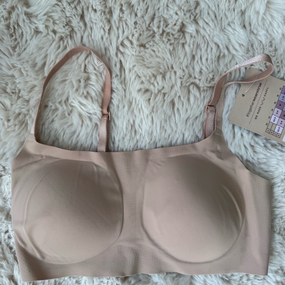 True Body Scoop Neck Adjustable Bra